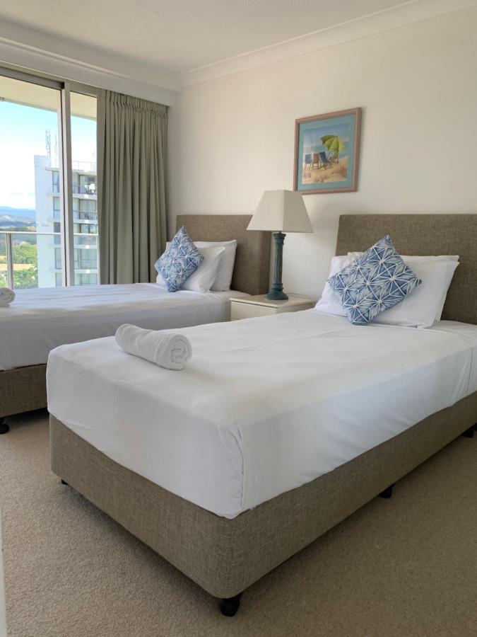 Pacific Regis Beachfront Holiday Apartments Голд-Кост Екстер'єр фото