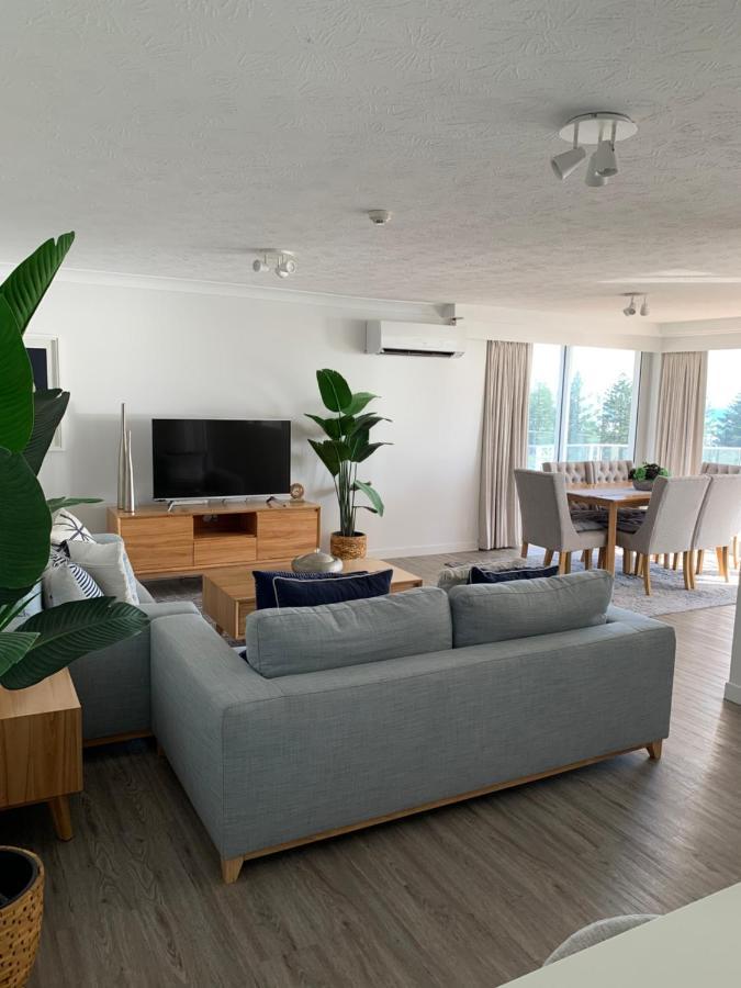 Pacific Regis Beachfront Holiday Apartments Голд-Кост Екстер'єр фото